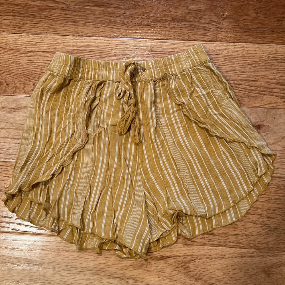 American Eagle Flowy Shorts